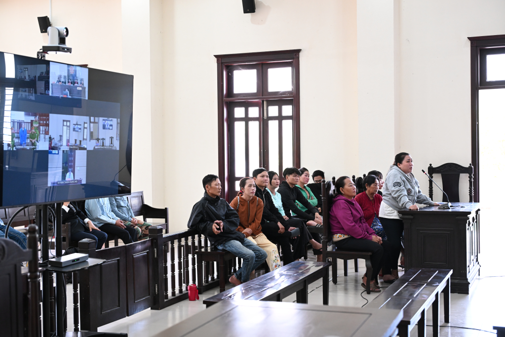 Bị hại, người liên quan tham gia tại điểm cầu Tòa án Nhân dân tỉnh