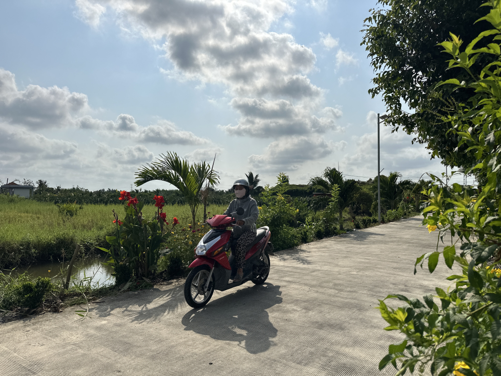 Tuyến đường “xanh, sạch, an toàn” tạo điều kiện thuận lợi cho người dân đi lại và giao thương