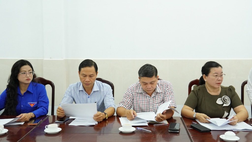 Họp chuẩn bị c&aacute;c nội dung tổng kết Cuộc thi trực tuyến t&igrave;m hiểu ph&aacute;p luật về bầu cử 