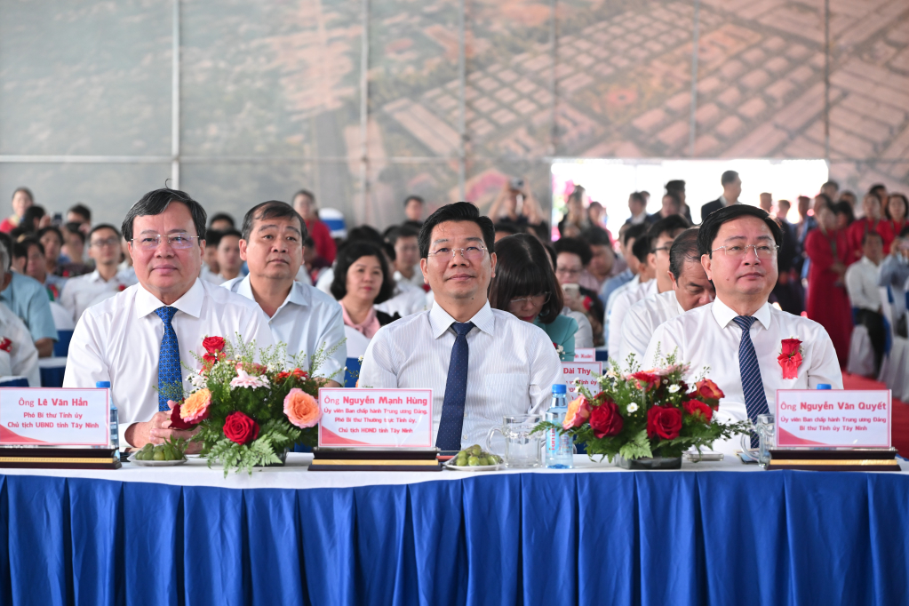 Lãnh đạo tỉnh dự lễ khởi công