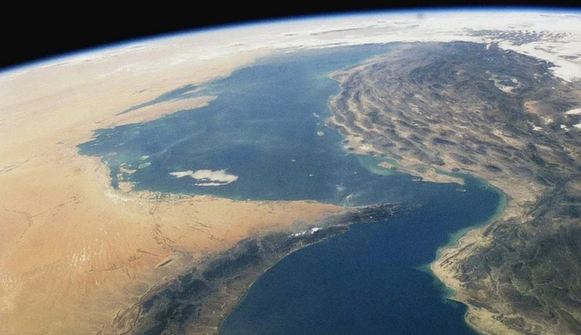 Xung đột tại Trung Đ&ocirc;ng: Mỹ ra 'tối hậu thư' buộc Iran mở lại eo biển Hormuz