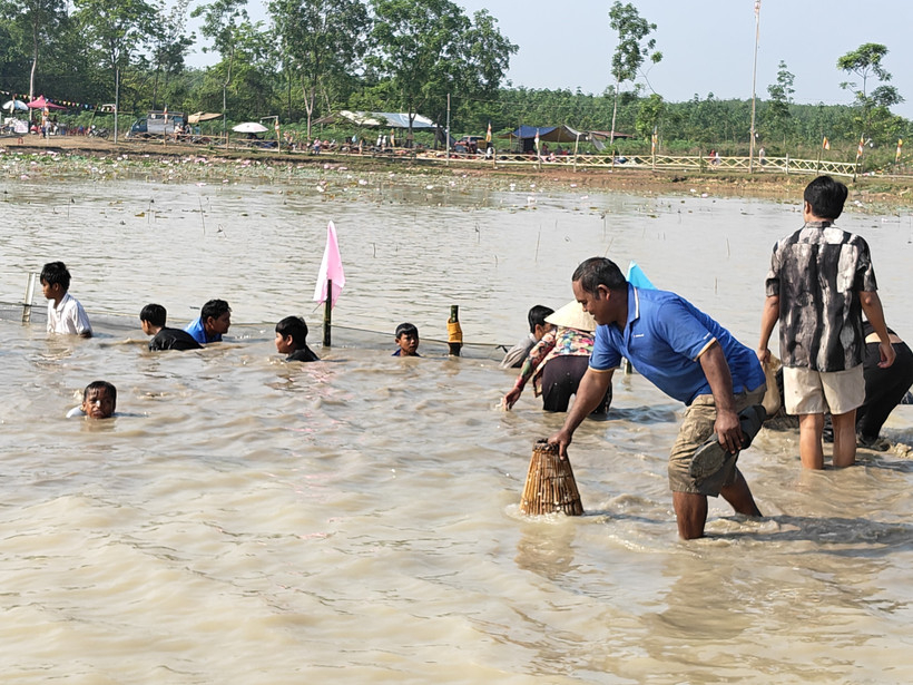 Ph&aacute;t huy gi&aacute; trị di sản văn h&oacute;a truyền thống Lễ hội Ph&aacute; B&agrave;u