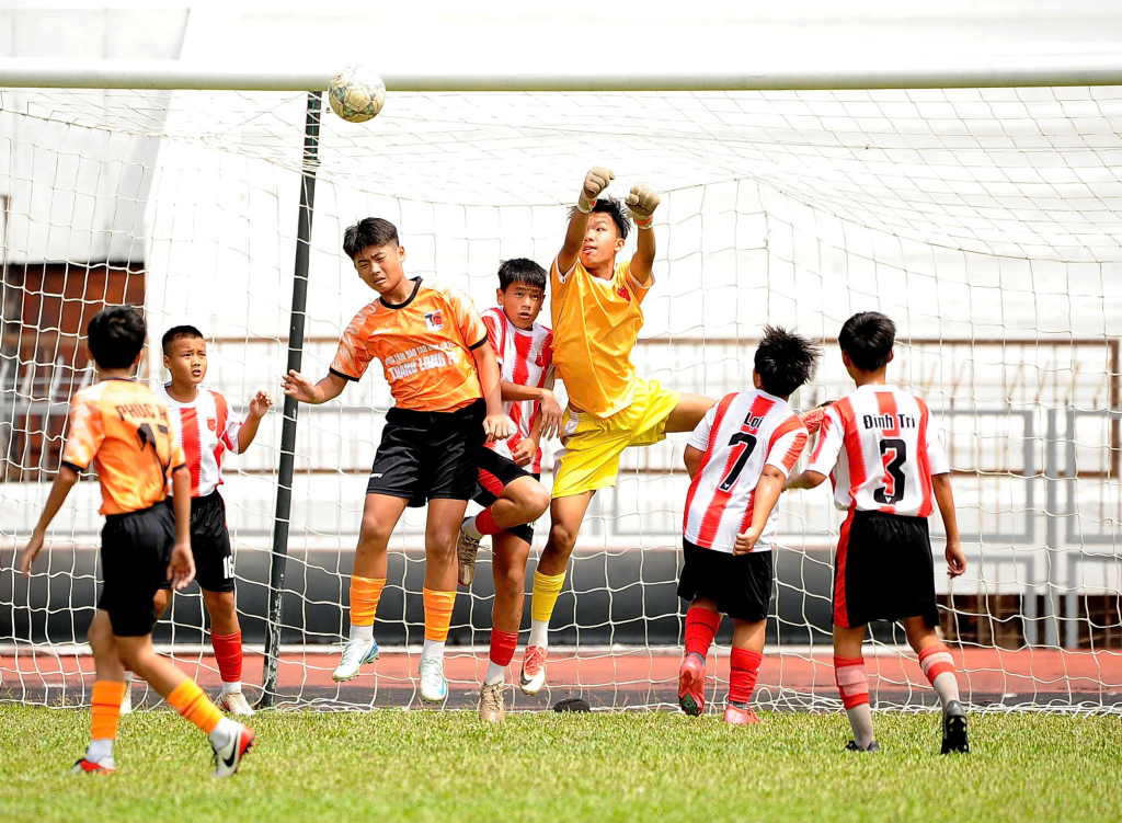 M&agrave;n rượt đuổi nghẹt thở, U13 T&acirc;y Ninh hạ U13 Thăng Long TP.Hồ Ch&iacute; Minh 5-3
