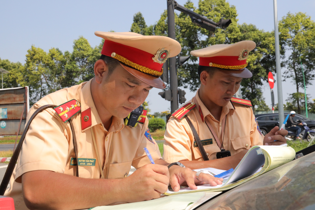 Lực lượng chức năng kiên quyết xử lý nghiêm các trường hợp vi phạm