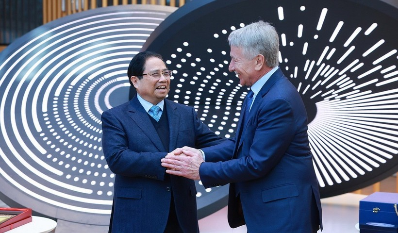 Thủ tướng Ch&iacute;nh phủ Phạm Minh Ch&iacute;nh l&agrave;m việc, th&uacute;c đẩy c&aacute;c dự &aacute;n kh&iacute; LNG với Nga
