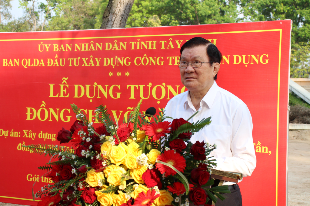 Nguy&ecirc;n Chủ tịch nước Trương Tấn Sang dự Lễ dựng tượng đồng ch&iacute; V&otilde; Văn Tần