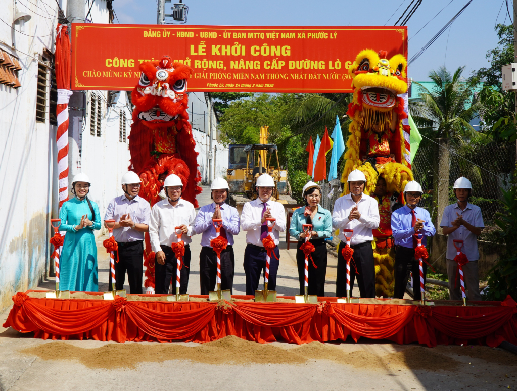X&atilde; Phước L&yacute;: Khởi c&ocirc;ng c&ocirc;ng tr&igrave;nh mở rộng, n&acirc;ng cấp đường Th&aacute;i Thị Th&ecirc;m, đường L&ograve; Gang