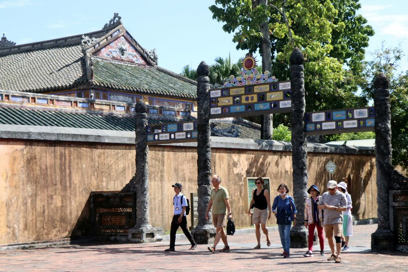 Việt Nam - điểm s&aacute;ng th&acirc;n thiện trong bối cảnh du lịch to&agrave;n cầu qu&aacute; tải