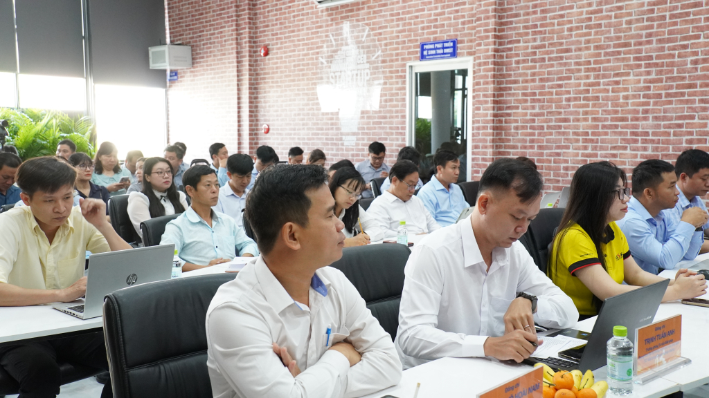 Đại biểu tham dự hội thảo