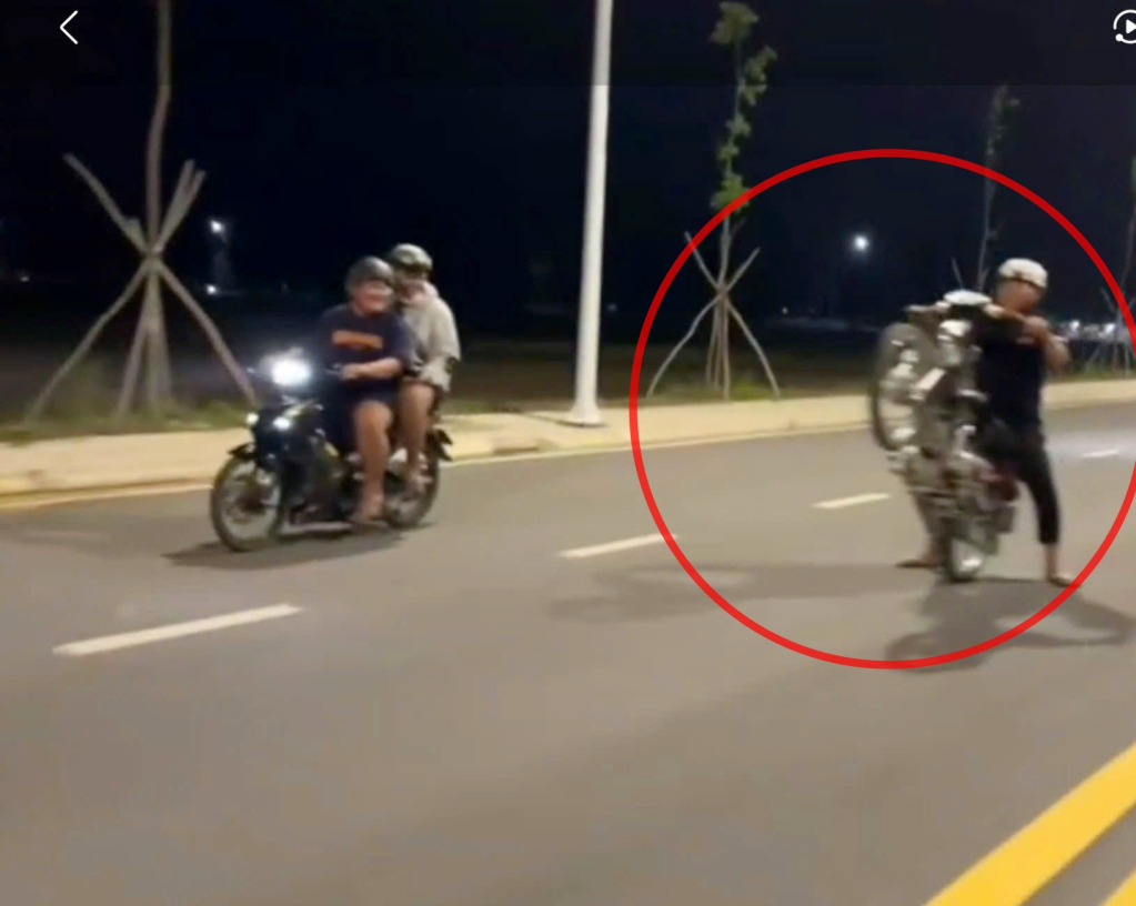 Mời l&agrave;m việc nh&oacute;m thanh thiếu ni&ecirc;n &ldquo;bốc đầu&rdquo; xe m&ocirc; t&ocirc; rồi đăng video clip l&ecirc;n mạng