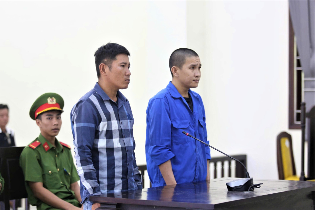 2 anh em Trọng và Sang tại phiên tòa xét xử