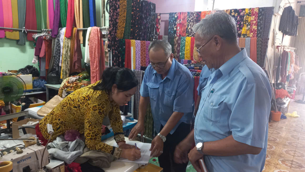 Tuyên truyền, cam kết cho các hộ tiểu thương về công tác phòng cháy, chữa cháy