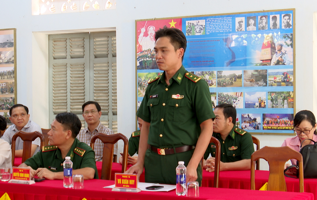 a1,doan,cong,tac,nguyen,lanh,dao,tinh,long,an,tham,dong,vien,cac,don,bien,phong,09235926.jpg