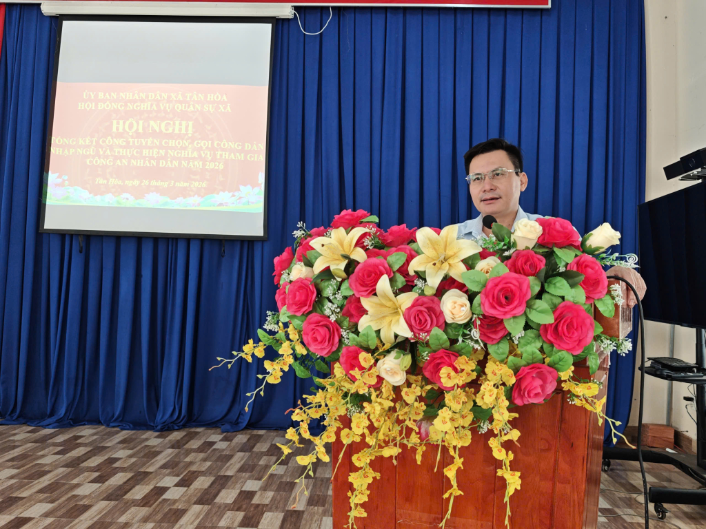 Bí thư Đảng ủy xã Lý Trung Đông phát biểu tại Hội Nghị 