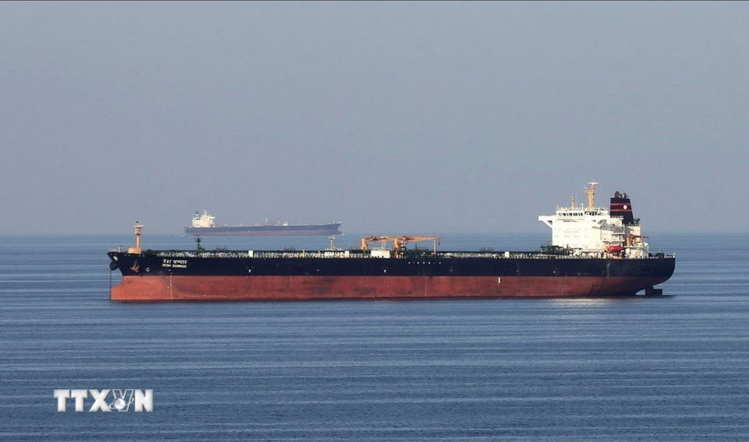 Iran cho ph&eacute;p t&agrave;u Nga v&agrave; đồng minh qua eo biển Hormuz