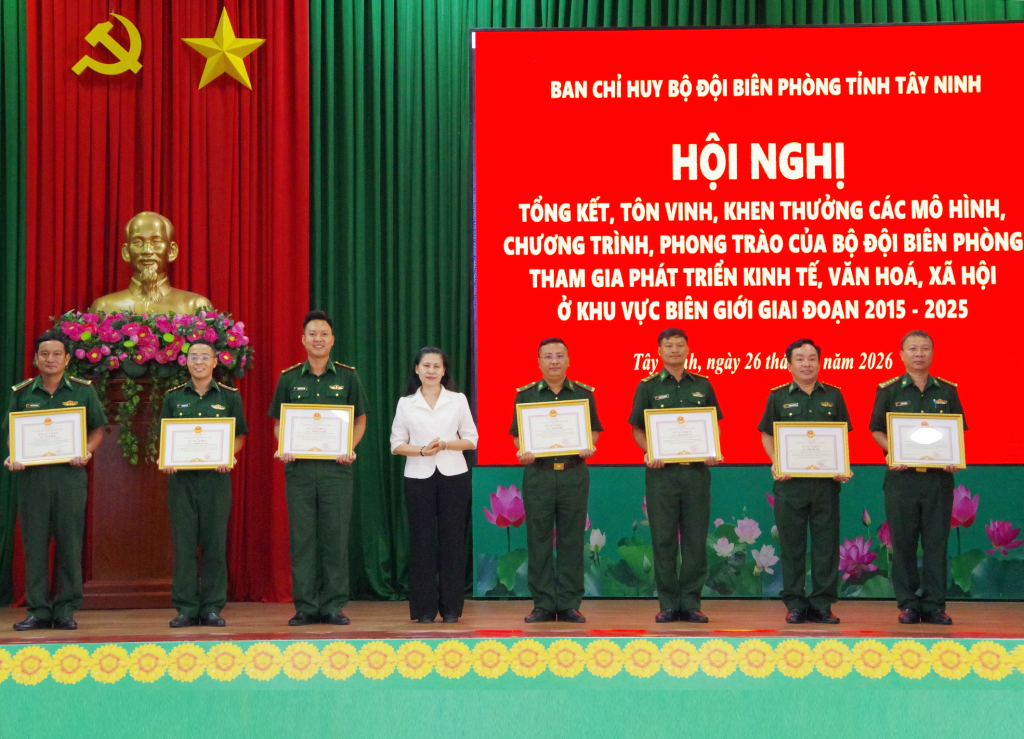 a5,bdbp,tay,ninh,tong,ket,cac,mo,hinh,phong,trao,giai,doan,2015,2025,16475326.jpg