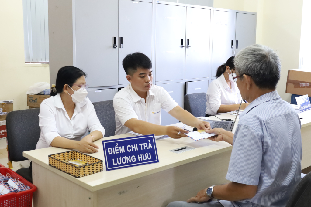 Đề xuất 2 phương &aacute;n tăng lương hưu, trợ cấp bảo hiểm x&atilde; hội, trợ cấp hằng th&aacute;ng từ ng&agrave;y 01/7/2026