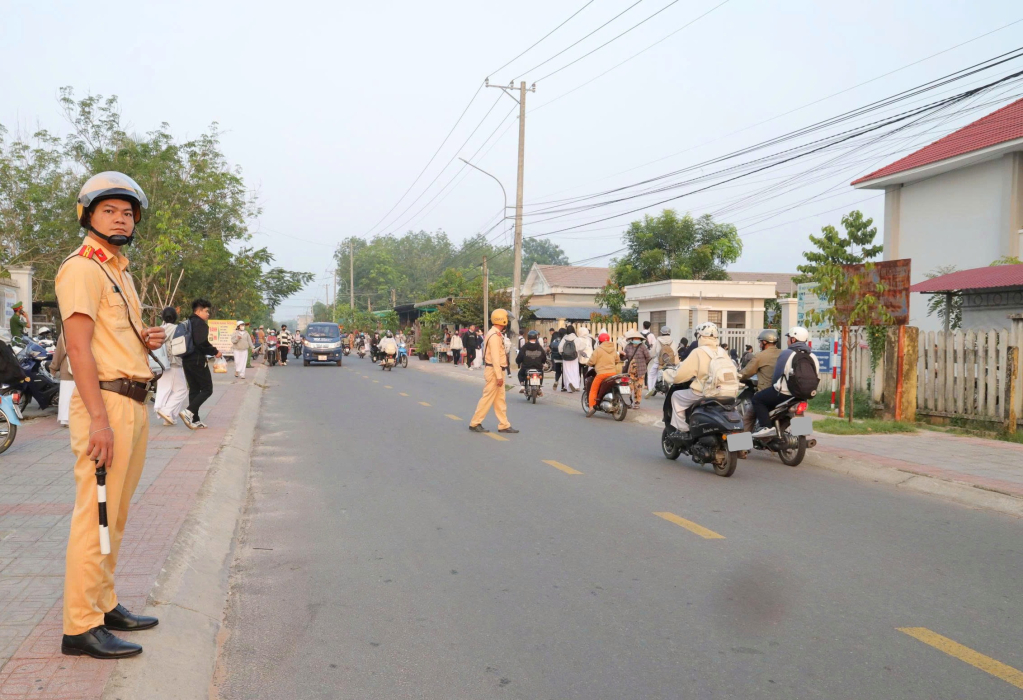 Xử l&yacute; nghi&ecirc;m học sinh vi phạm giao th&ocirc;ng 