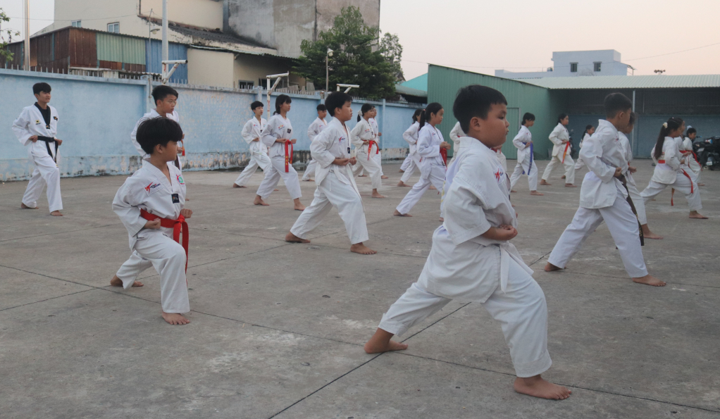 CLB Taekwondo thu hút đông đảo trẻ em tham gia 