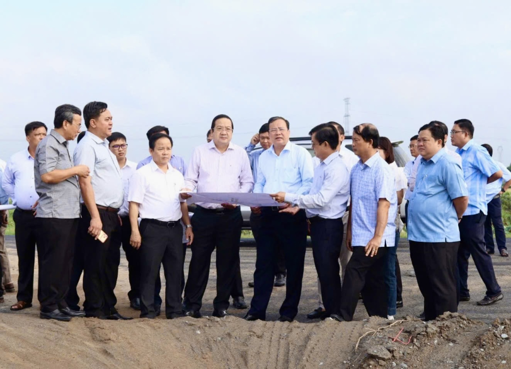 Phó Bí thư Tỉnh uỷ, Chủ tịch UBND tỉnh Tây Ninh Lê Văn Hẳn chỉ đạo các Sở, ngành và địa phương quyết liệt tháo gỡ “điểm nghẽn” giải ngân vốn đầu tư công