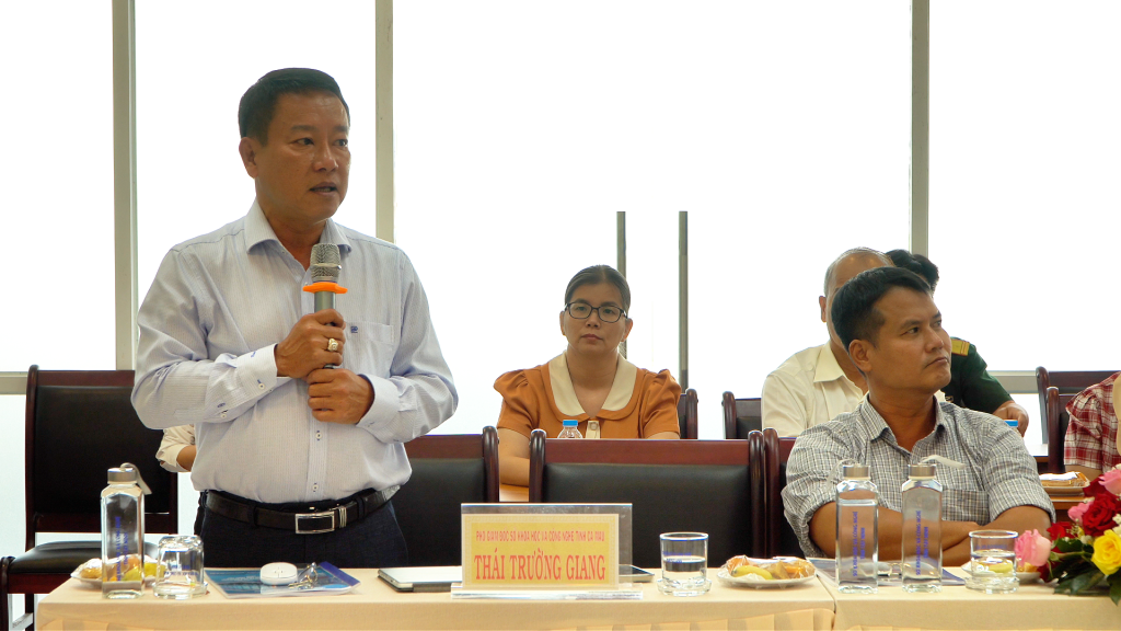 Đại biểu đóng góp ý kiến tại hội thảo