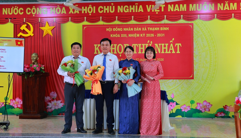 Thường trực HĐND xã Thạnh Bình khóa XIII, nhiệm kỳ 2026-2031 ra mắt tại kỳ họp