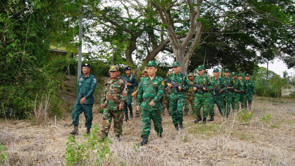 Tuần tra song phương bảo vệ biên giới