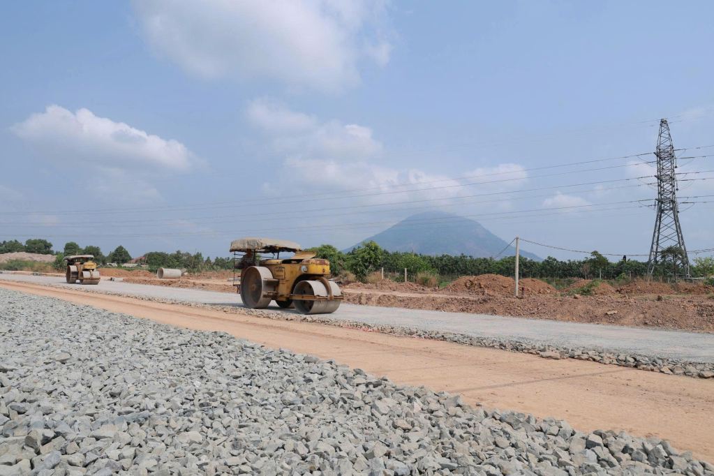 Li&ecirc;n quan Dự án mở r&ocirc;̣ng, n&acirc;ng c&acirc;́p đường Trường Chinh - Một số người d&acirc;n mong sớm được b&ocirc;́ trí tái định cư