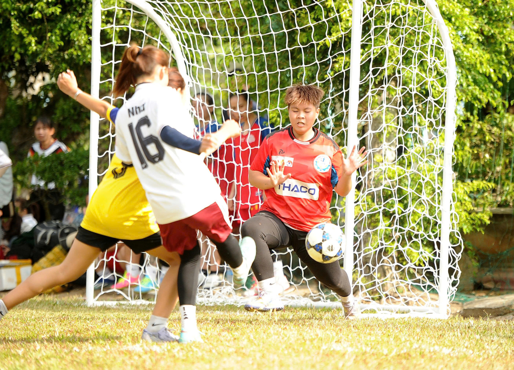 S&ocirc;i nổi giải b&oacute;ng đ&aacute; nữ phường T&acirc;n An 2026 