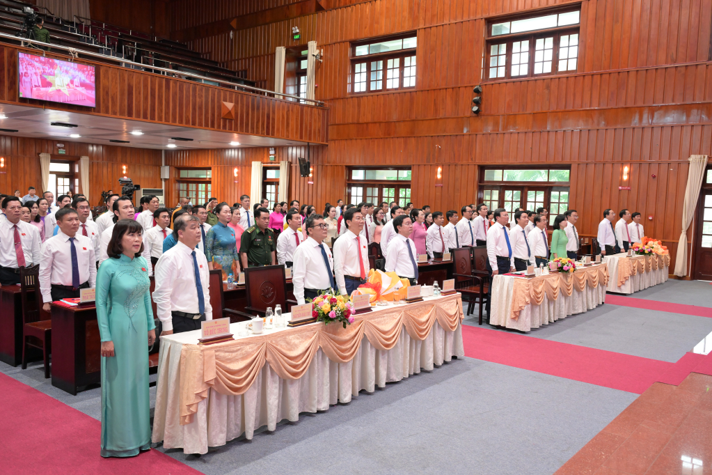 Các đại biểu tham dự kỳ họp