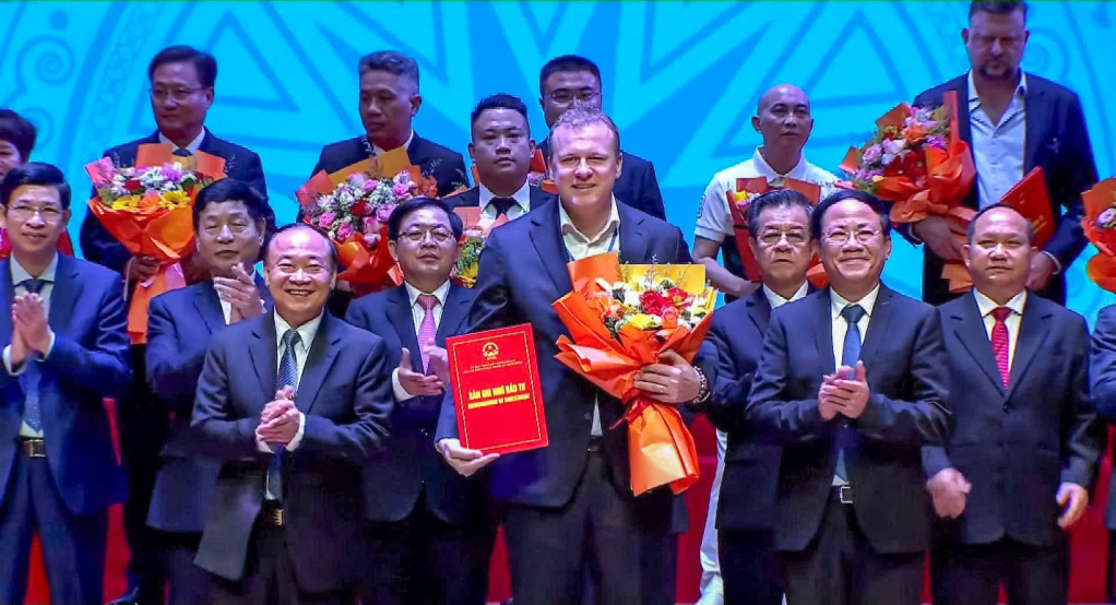 H&ugrave;ng Nhơn - De Heus ti&ecirc;n phong 'bắt nhịp' l&agrave;n s&oacute;ng đầu tư 33 tỉ USD v&agrave;o Gia Lai