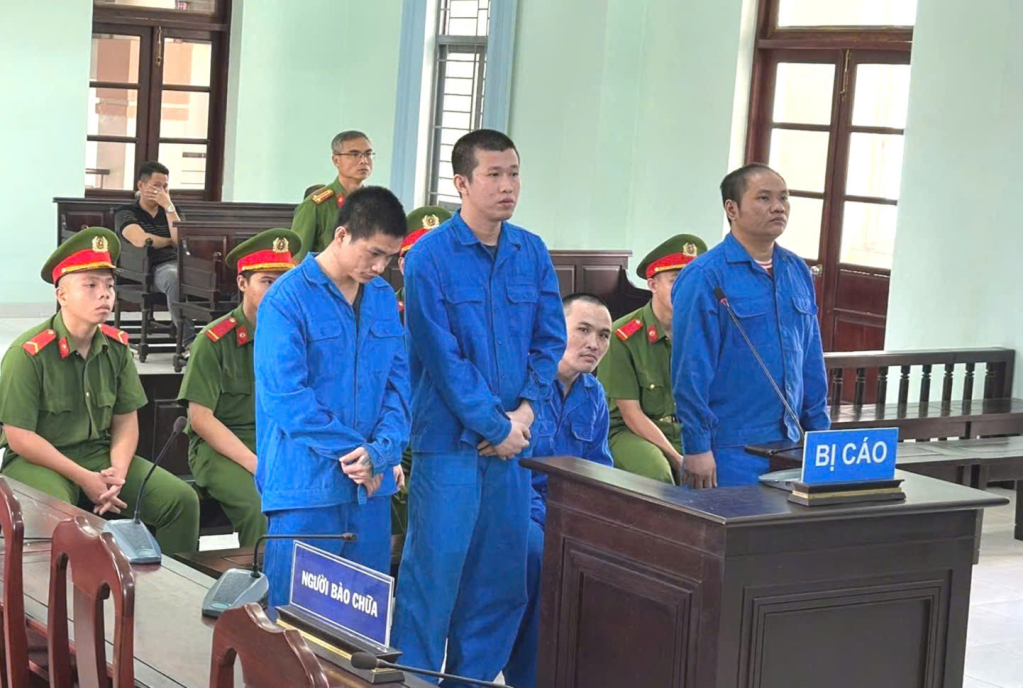 Các bị cáo tại phiên tòa xét xử