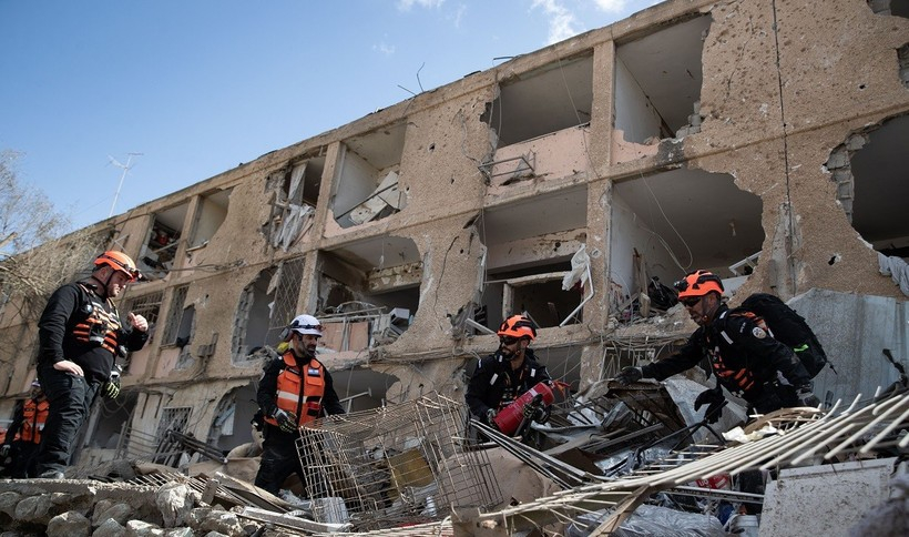 Xung đột tại Trung Đ&ocirc;ng: Hỏa hoạn tại nh&agrave; m&aacute;y lọc dầu Haifa của Israel