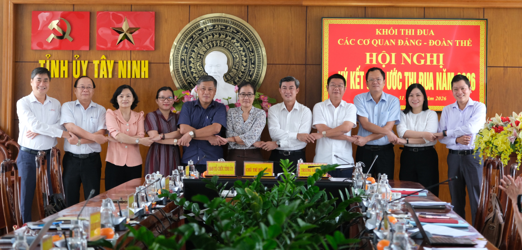 Khối thi đua c&aacute;c cơ quan Đảng - đo&agrave;n thể tỉnh k&yacute; kết giao ước thi đua năm 2026