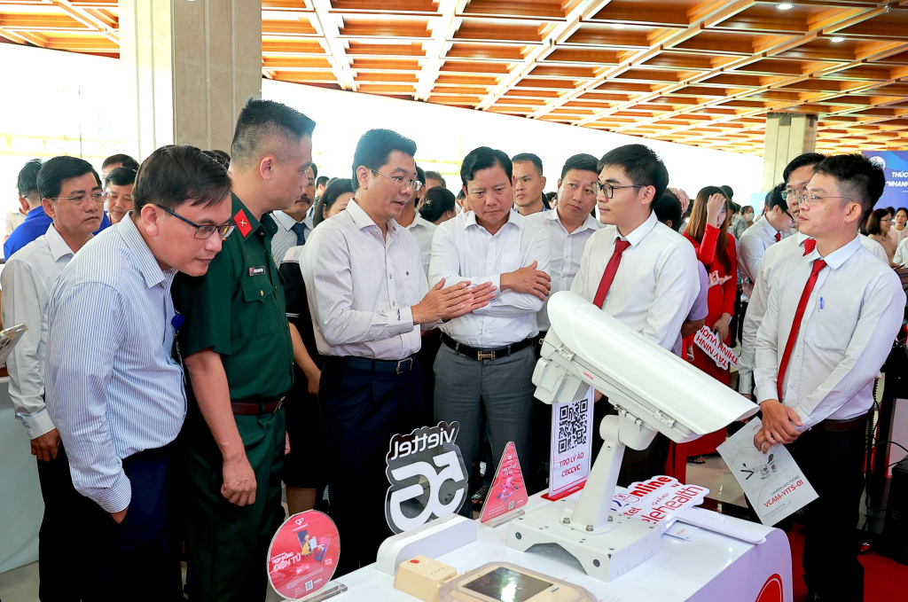 T&acirc;y Ninh tăng tốc, 'chạm' mốc tăng trưởng 2 con số: Chuyển đổi số - đột ph&aacute; tư duy&nbsp;bứt ph&aacute; tăng trưởng (B&agrave;i 1)