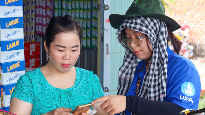 Khi tri thức trở th&agrave;nh &lsquo;đ&ograve;n bẩy&rsquo; tho&aacute;t ngh&egrave;o