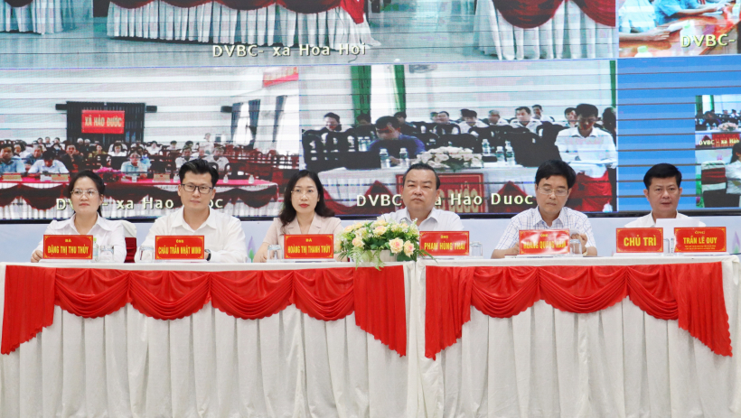  Người ứng cử đại biểu Quốc hội kh&oacute;a XVI, đơn vị bầu cử số 5 tiếp x&uacute;c cử tri 