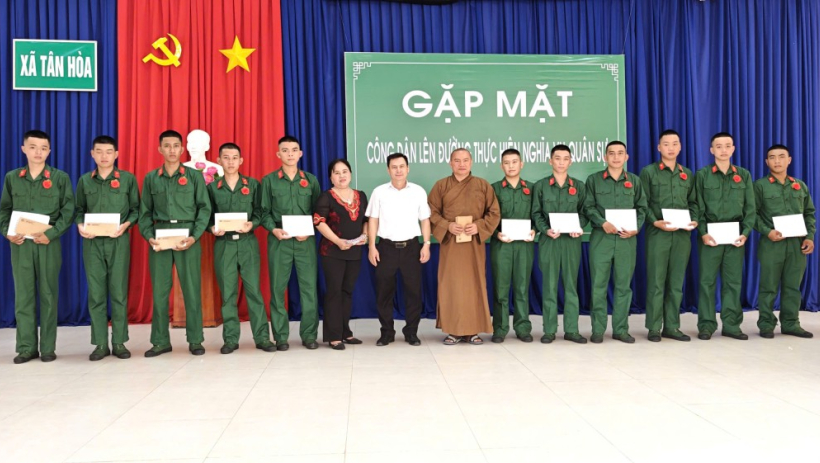 X&atilde; T&acirc;n H&ograve;a: Gặp mặt, động vi&ecirc;n c&ocirc;ng d&acirc;n sẵn s&agrave;ng l&ecirc;n đường nhập ngũ năm 2026