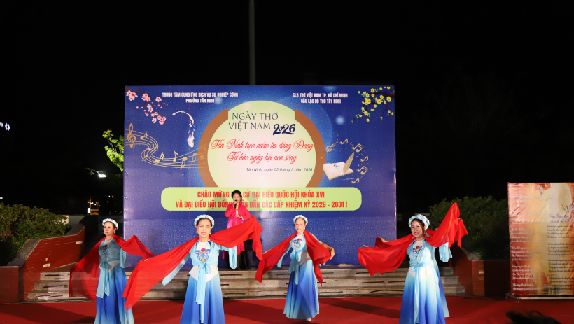 Đ&ecirc;m thơ 'T&acirc;n Ninh trọn niềm tin d&acirc;ng Đảng, tự h&agrave;o ng&agrave;y hội non s&ocirc;ng'