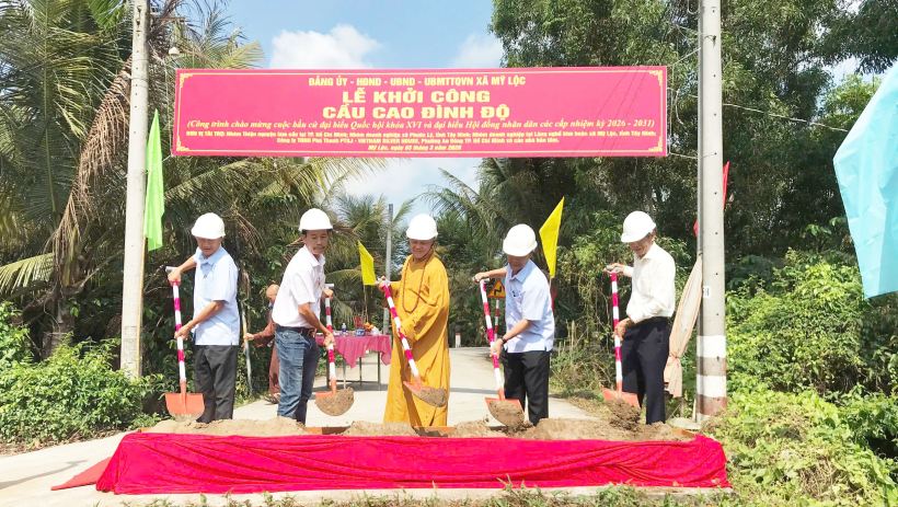 X&atilde; Mỹ Lộc khởi c&ocirc;ng cầu giao th&ocirc;ng n&ocirc;ng th&ocirc;n ch&agrave;o mừng bầu cử