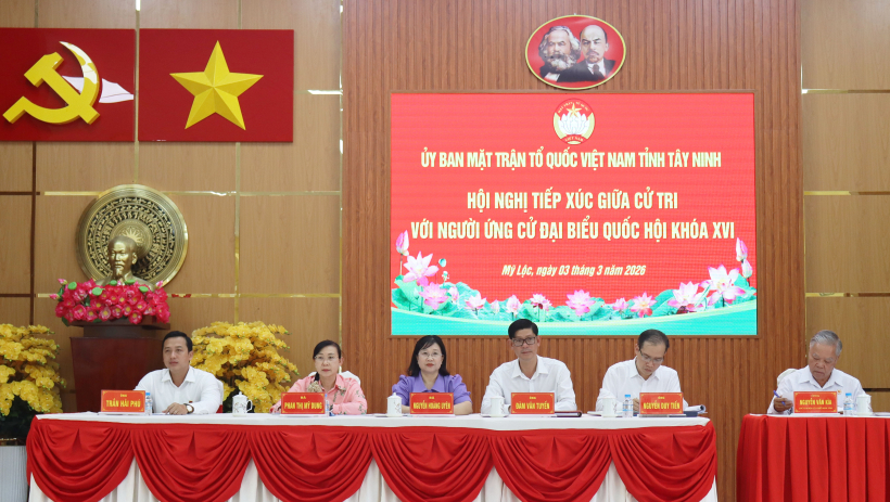 Ứng cử vi&ecirc;n ĐBQH - đơn vị bầu cử số 2 tiếp x&uacute;c cử tri x&atilde; Mỹ Lộc v&agrave; Phước L&yacute;