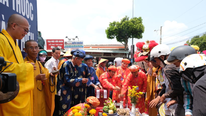Đặc sắc nghi thức Chi&ecirc;u u tại Lễ hội L&agrave;m Chay Tầm Vu