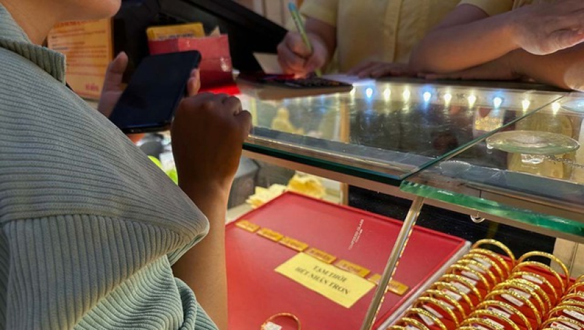 Gi&aacute; v&agrave;ng h&ocirc;m nay 5/3/2026: Neo tr&ecirc;n 184 triệu đồng một lượng