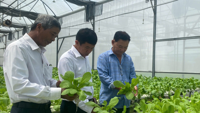 Khoa học, kỹ thuật -  Đ&ograve;n bẩy cho n&ocirc;ng nghiệp hiện đại