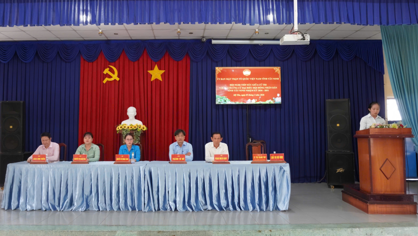 Ứng cử vi&ecirc;n đại biểu HĐND tỉnh tiếp x&uacute;c cử tri x&atilde; Mỹ Y&ecirc;n vận động bầu cử