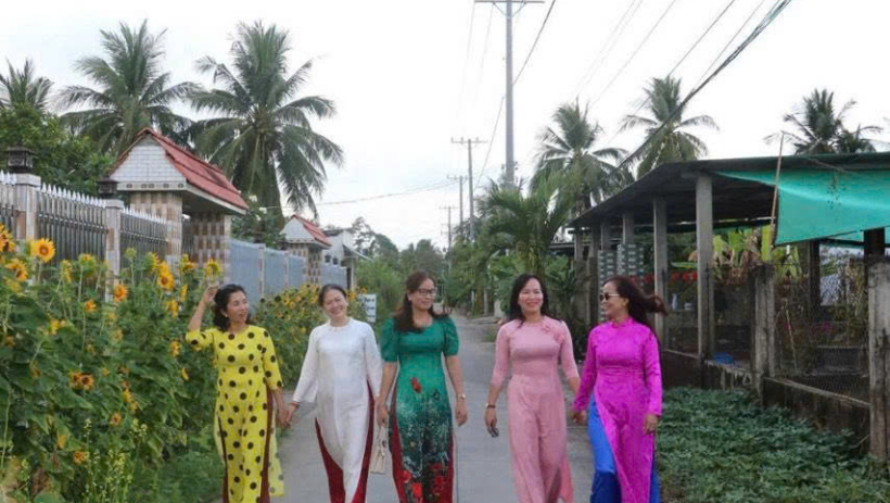 Th&acirc;n thương &aacute;o d&agrave;i Việt