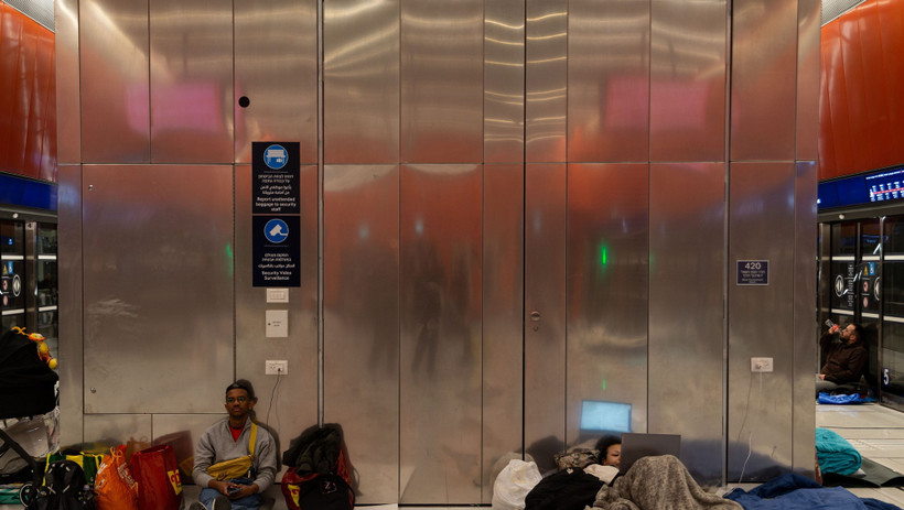 WHO tạm ngừng hoạt động tại trung t&acirc;m hậu cần khẩn cấp ở Dubai