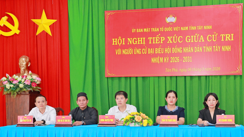 Ứng cử vi&ecirc;n đại biểu HĐND tỉnh - đơn vị bầu cử số 6 tiếp x&uacute;c cử tri tại x&atilde; T&acirc;n Ph&uacute;