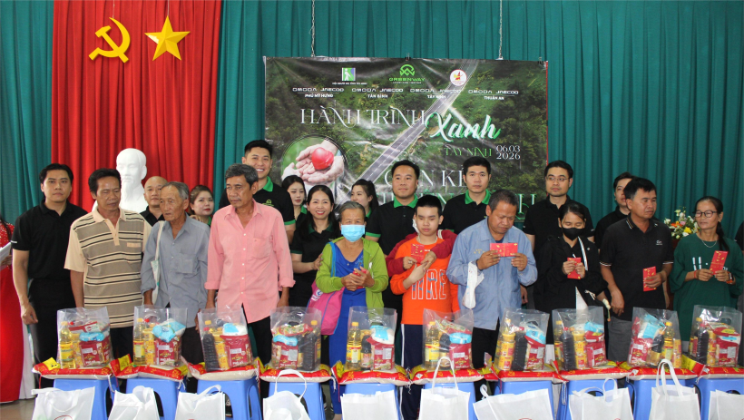 Tặng qu&agrave; đầu Xu&acirc;n B&iacute;nh Ngọ 2026 cho hội vi&ecirc;n người m&ugrave;