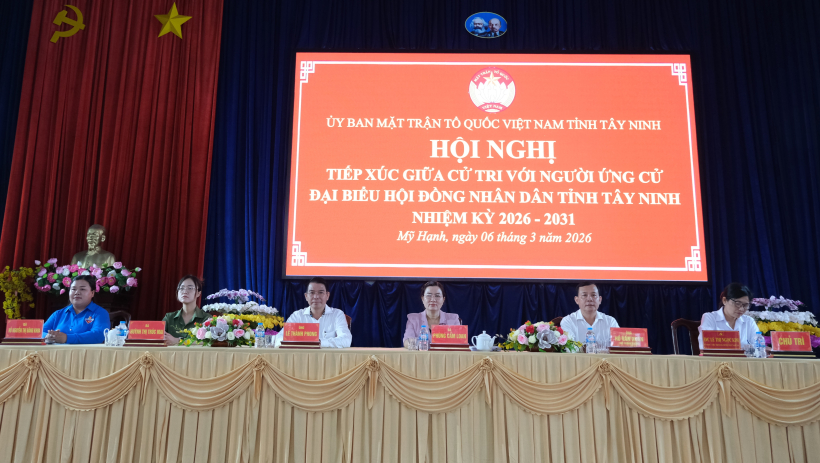 Ứng cử vi&ecirc;n đại biểu HĐND tỉnh - đơn vị bầu cử số 15 tiếp x&uacute;c cử tri x&atilde; Mỹ Hạnh 